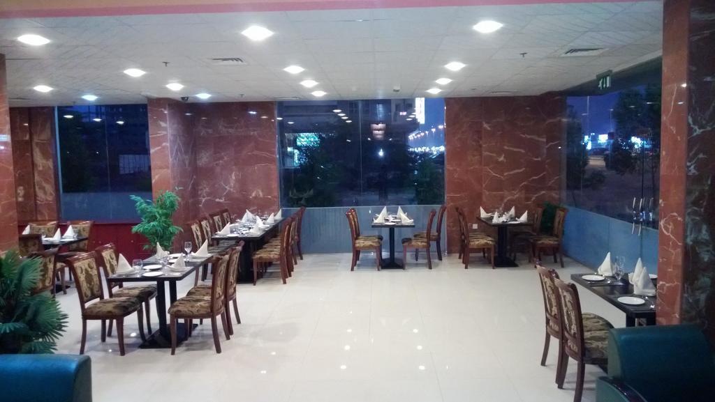 Raynor Hotel Apartments Fujairah Ngoại thất bức ảnh