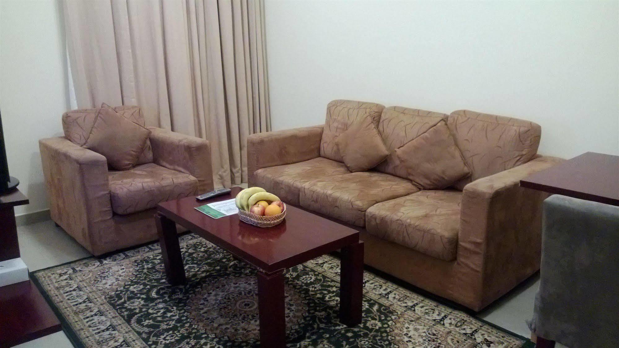 Raynor Hotel Apartments Fujairah Ngoại thất bức ảnh